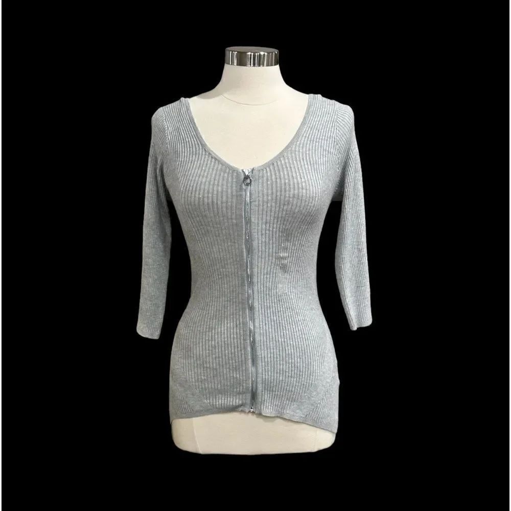 GUESS Ribbed Front Zip-Up 3/4 Sleeves Sweater in the Size Large